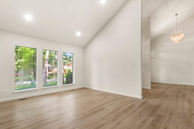 Building Photo - 8747 S 68th E Ave