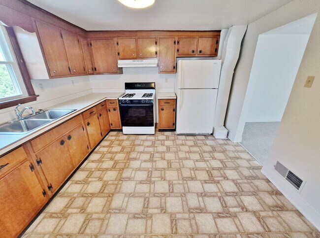 Building Photo - 51-53-53 E Forrest Ave