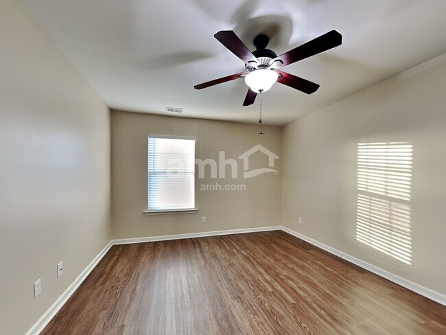 Building Photo - 298 Scarlett Ln