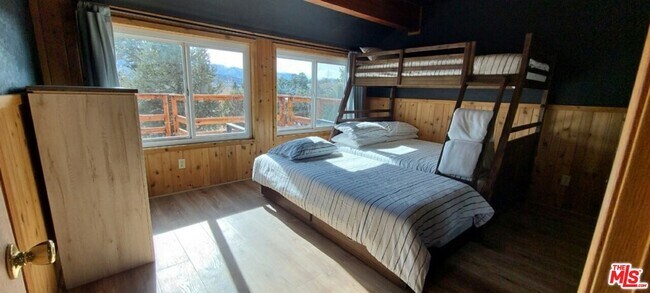 Building Photo - 46354 Vale Dr