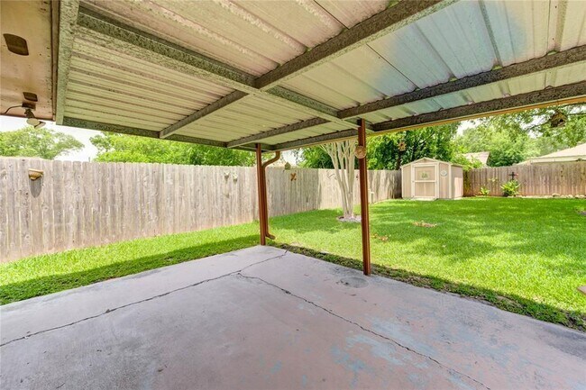 Building Photo - 13634 Greenridge Dr
