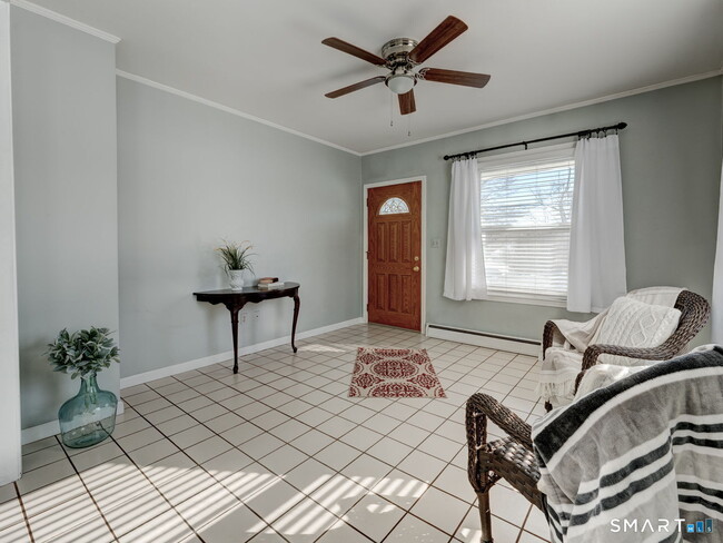 Building Photo - 176 New Litchfield St