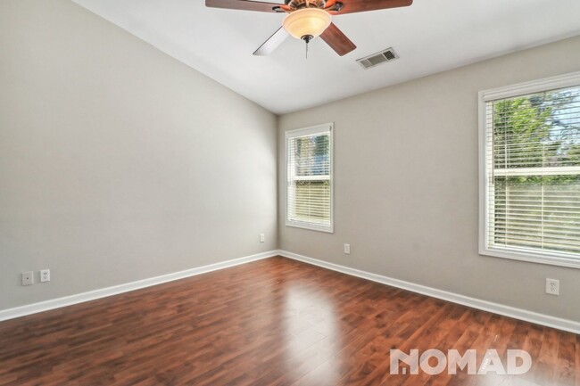 Building Photo - Charming 3BR Townhome in Decatur