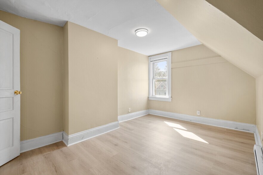 Building Photo - 510 Dawson Ave