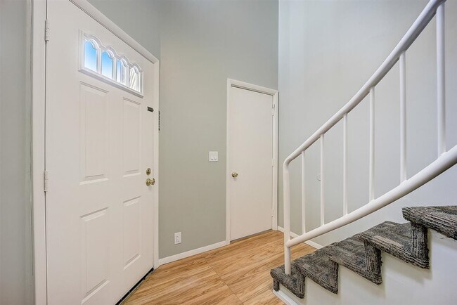 Building Photo - Crosspointe (1458)