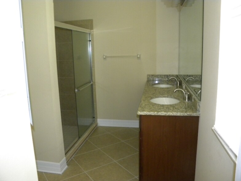 Building Photo - 7810 Tuscany Woods Dr