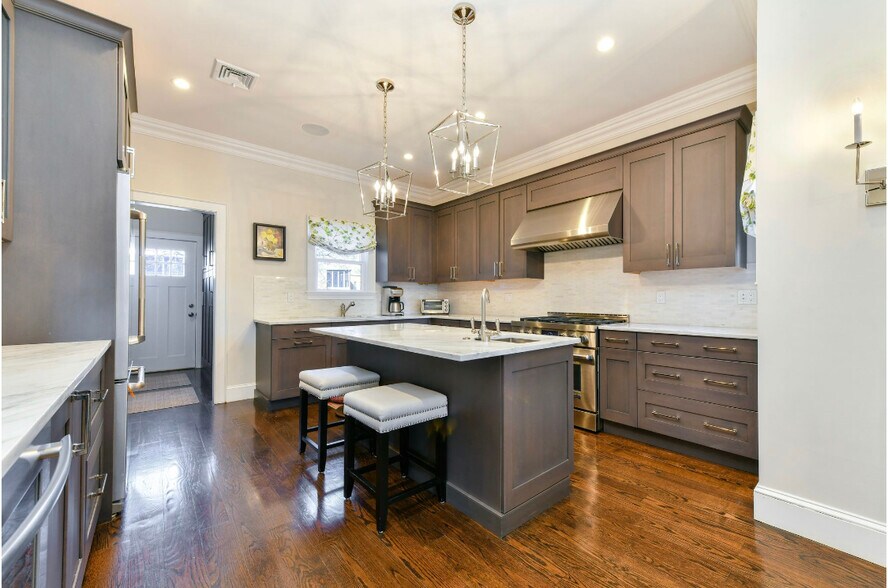 Kitchen - 846 E Broadway