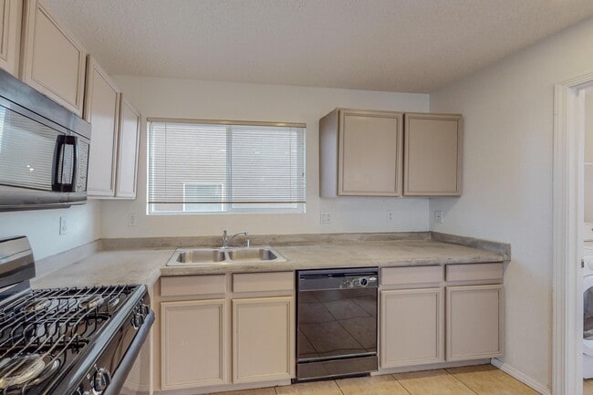 Building Photo - 6056 Malpais Park Ave NW