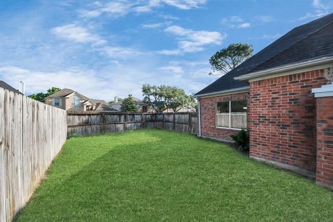 Building Photo - 5723 Whitemills Dr
