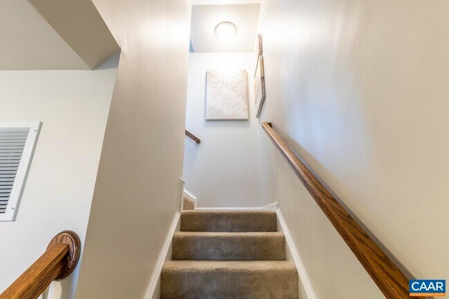 Building Photo - 2033 Elm Tree Ct