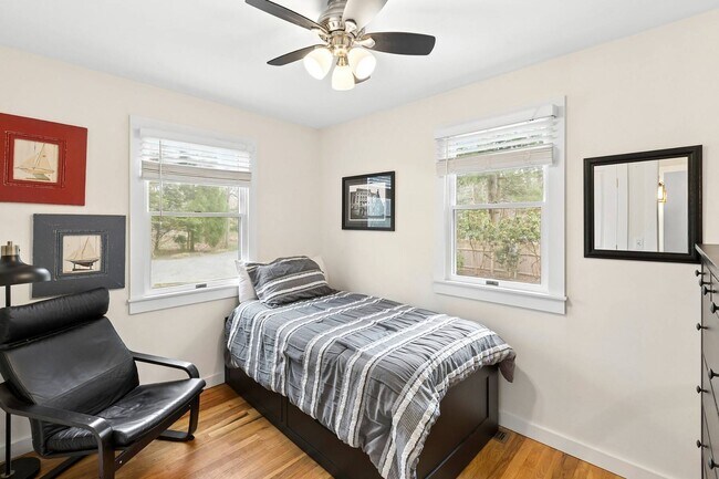 Building Photo - 23 Town Ln