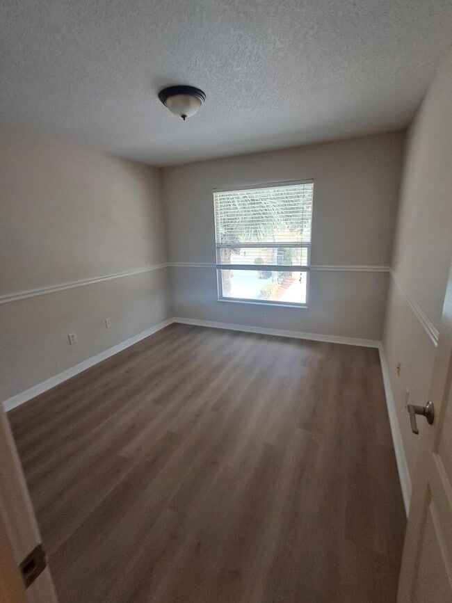 Building Photo - 265 River Bluff Ln