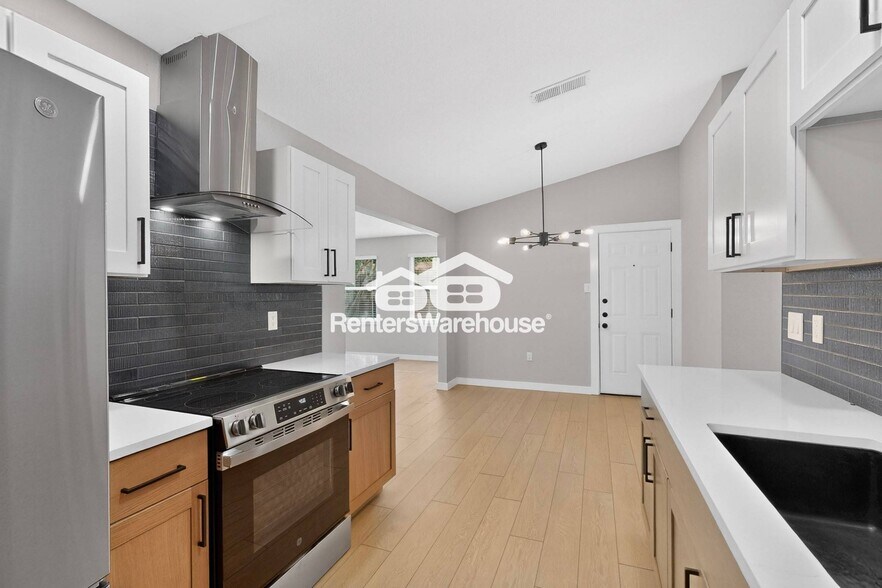 Building Photo - 1408 Seely St