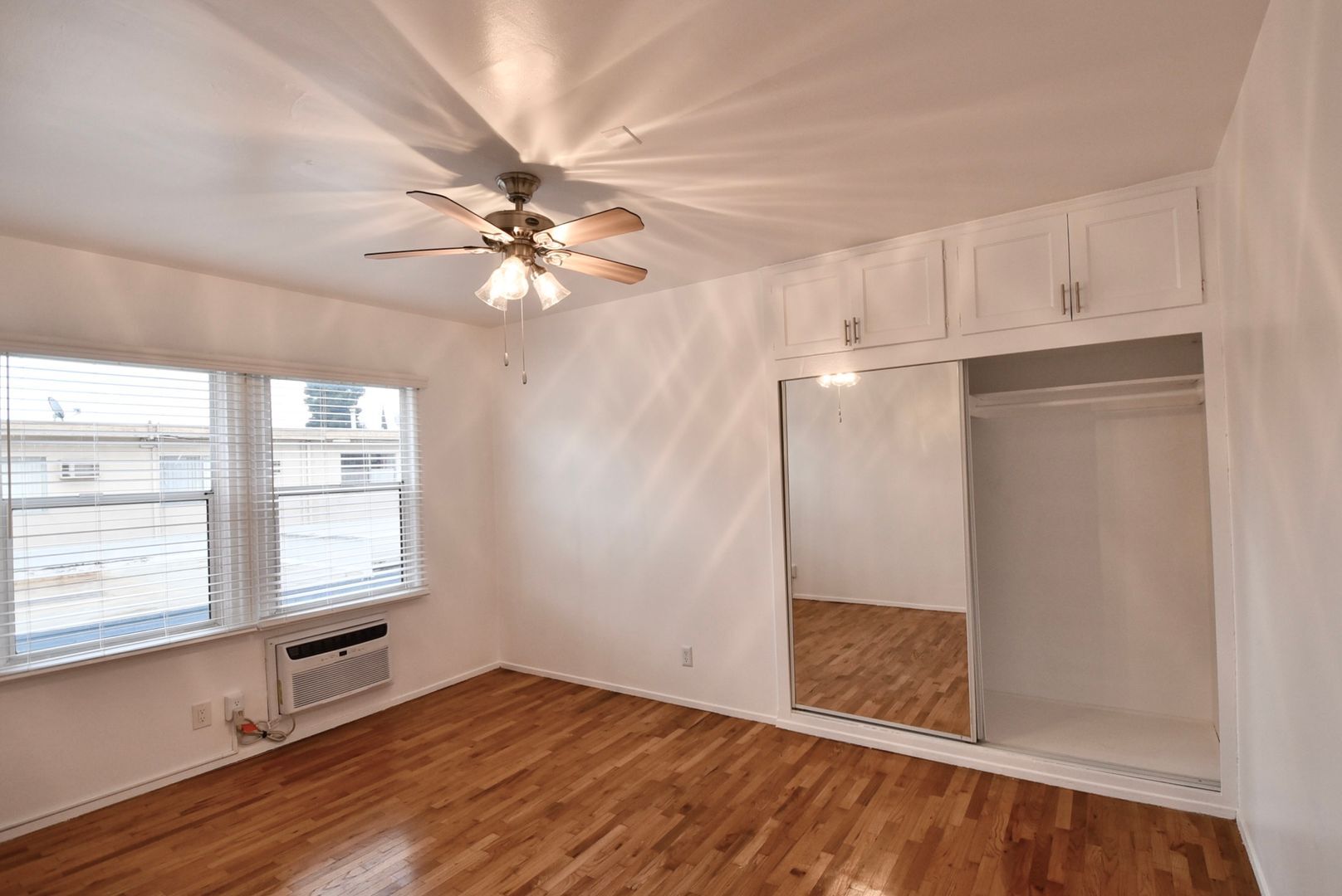 Building Photo - 5220 Radford Ave