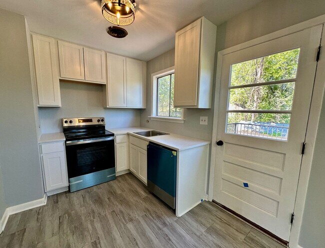 Building Photo - 203 Palatine Ave