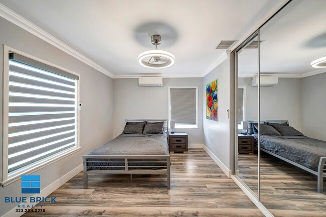 Building Photo - 5839 Vanalden Ave