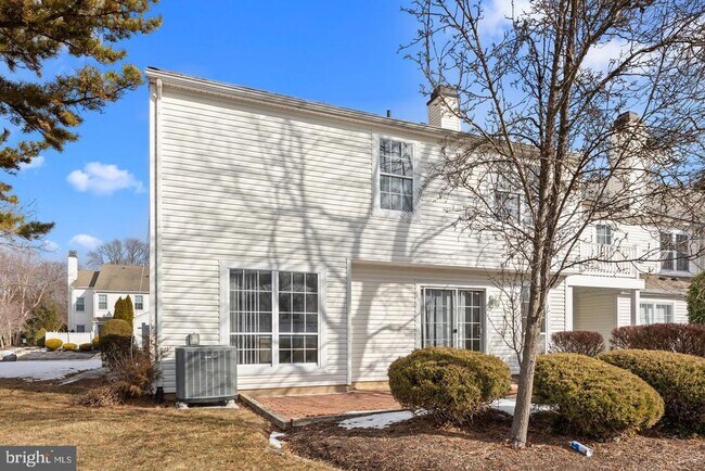 Building Photo - 28 Portsmouth Ct