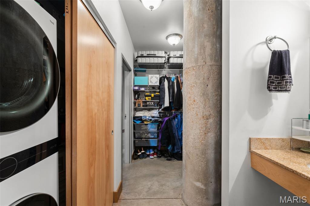 Building Photo - 2323 Locust St