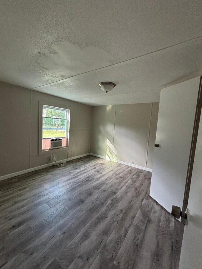 Building Photo - 307 Marcus crt