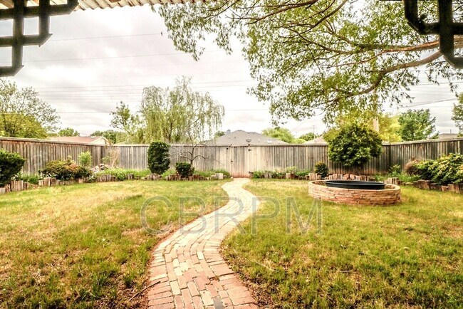 Building Photo - 2735 79th St