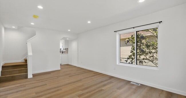 Building Photo - Remodeled 5BR Vintage Gem in Prime West Se...