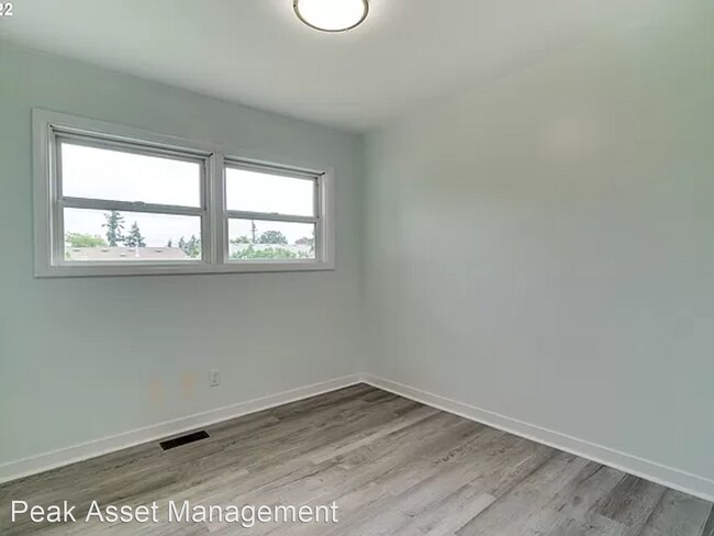 Building Photo - 4 br, 2 bath House - 7740 SE Flavel St