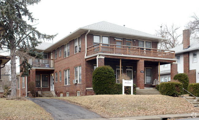 Primary Photo - 3836 Central Ave