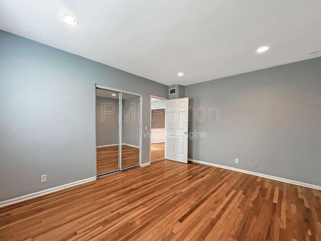 Building Photo - 5147 E Los Flores St