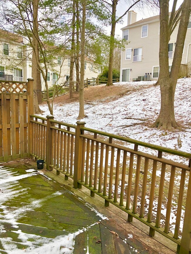 Building Photo - Gorgeous 2 BR/2.5 BA Condo in Ellicott City!