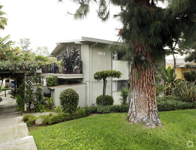 1104 - 1108 Monterey St - Monterey Gardens