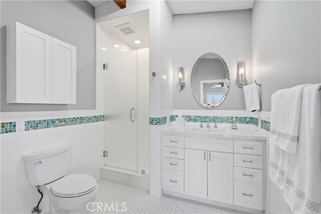 Building Photo - 116 5th Pl