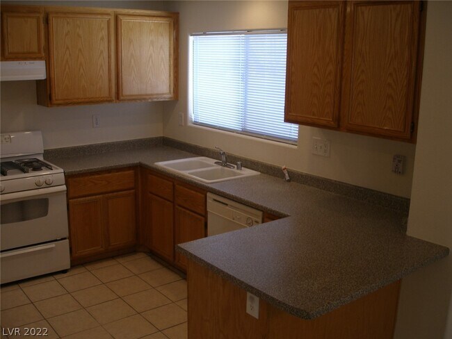 Building Photo - 4225 English Walnut Ct