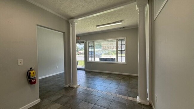 Building Photo - Commercial Office Space in Historic Richmond Hill