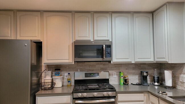 Building Photo - 7042 S Parsnip Ln