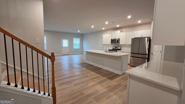 Building Photo - 521 Elkwood Ln
