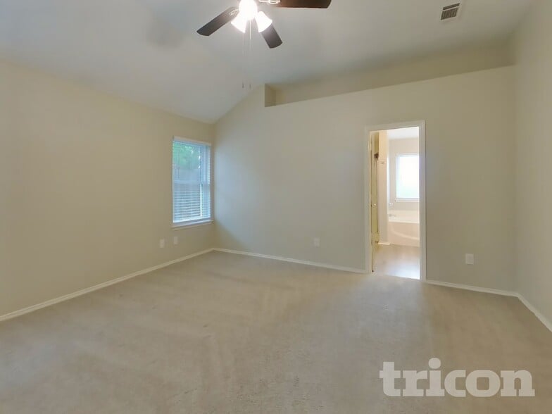 Building Photo - 112 Clover Leaf Ln