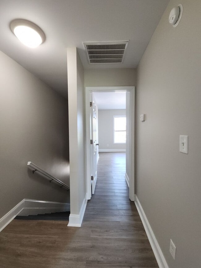 Building Photo - Townhome Available Now in Peletier, NC!