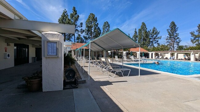 Building Photo - Oaks North Townhome with Views