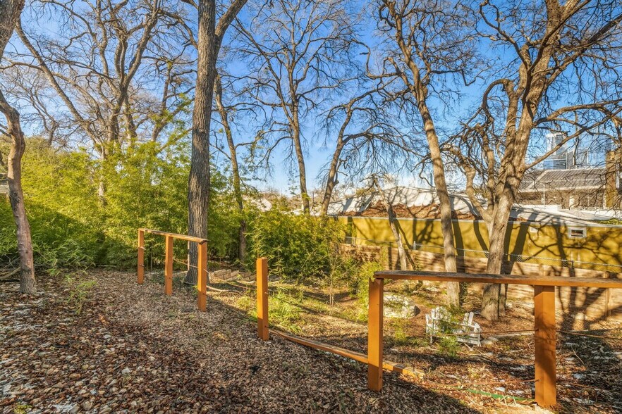 Building Photo - 512 Bouldin Ave