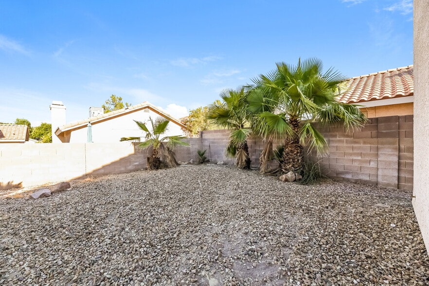 Building Photo - 52 Quiet Desert Ln