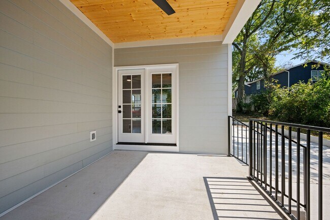 Building Photo - BRAND NEW! Spacious Nashville Home in a Qu...