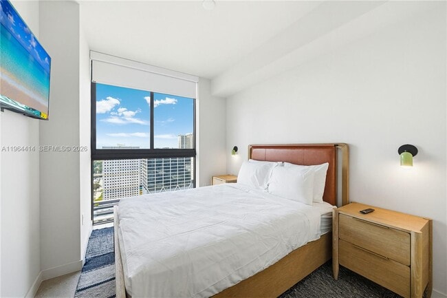 Building Photo - 11 NE 6th St