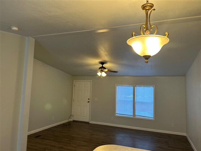 Building Photo - 23905 Cicada Cir W