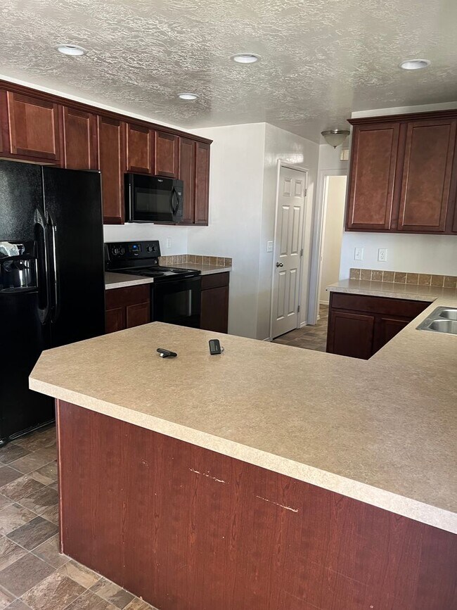 Building Photo - 4 bed 2.5 bath home in Meridian Idaho