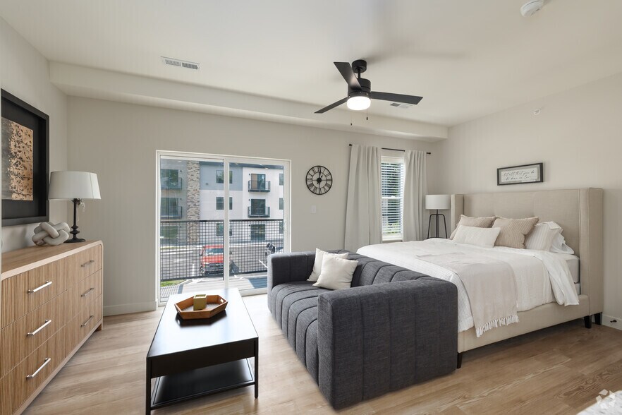 Studio - 595SF - Living Area - 1729 Midtown (Leasing for August 2025)
