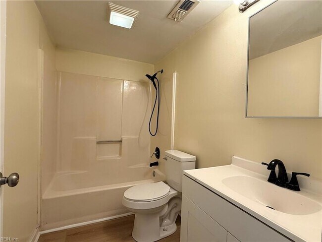 Building Photo - 97 28th St