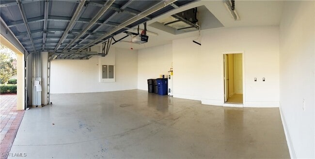 Building Photo - 10153 Avalon Lake Cir