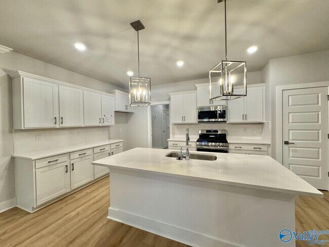 Building Photo - 109 Clift Farm Dr