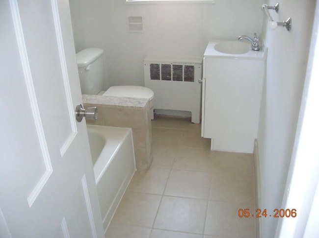 Building Photo - 734 North Terrace