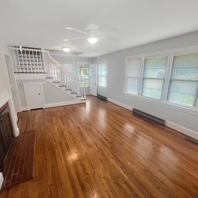 Building Photo - 2803 Jackson Dr